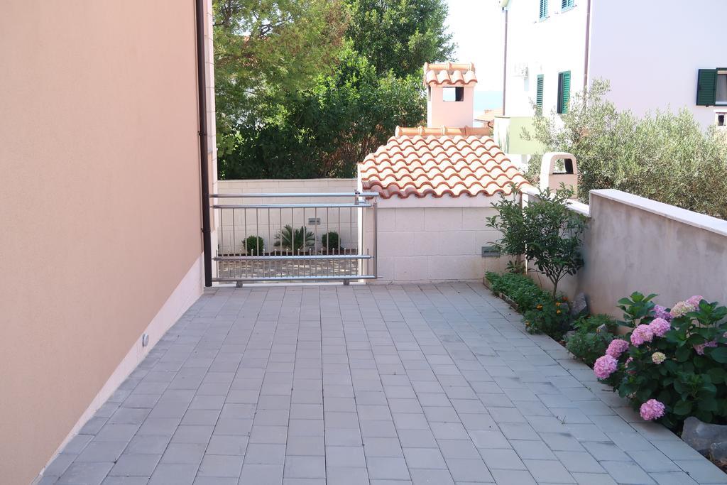 Villa Sunshine Trogir Bagian luar foto
